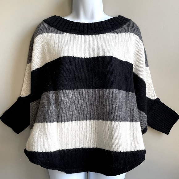 ‼️SALE‼️$25 Like/Bundle/Offer Loft Worn Once Batwing Poncho Sweater - Picture 1 of 7